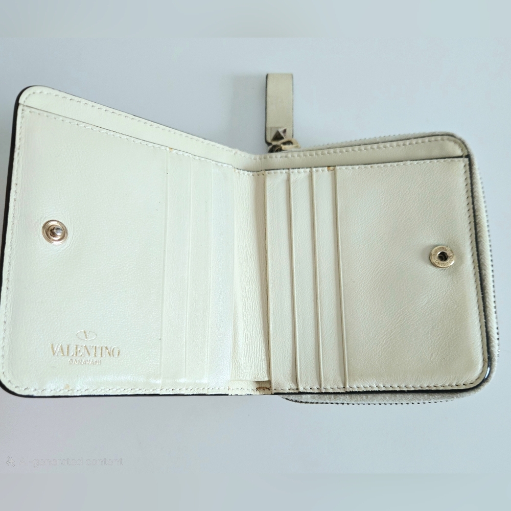 Authentic VALENTINO Garavani Cream Rockstud Bifold Wallet Clutch Leather - Picture 4 of 10